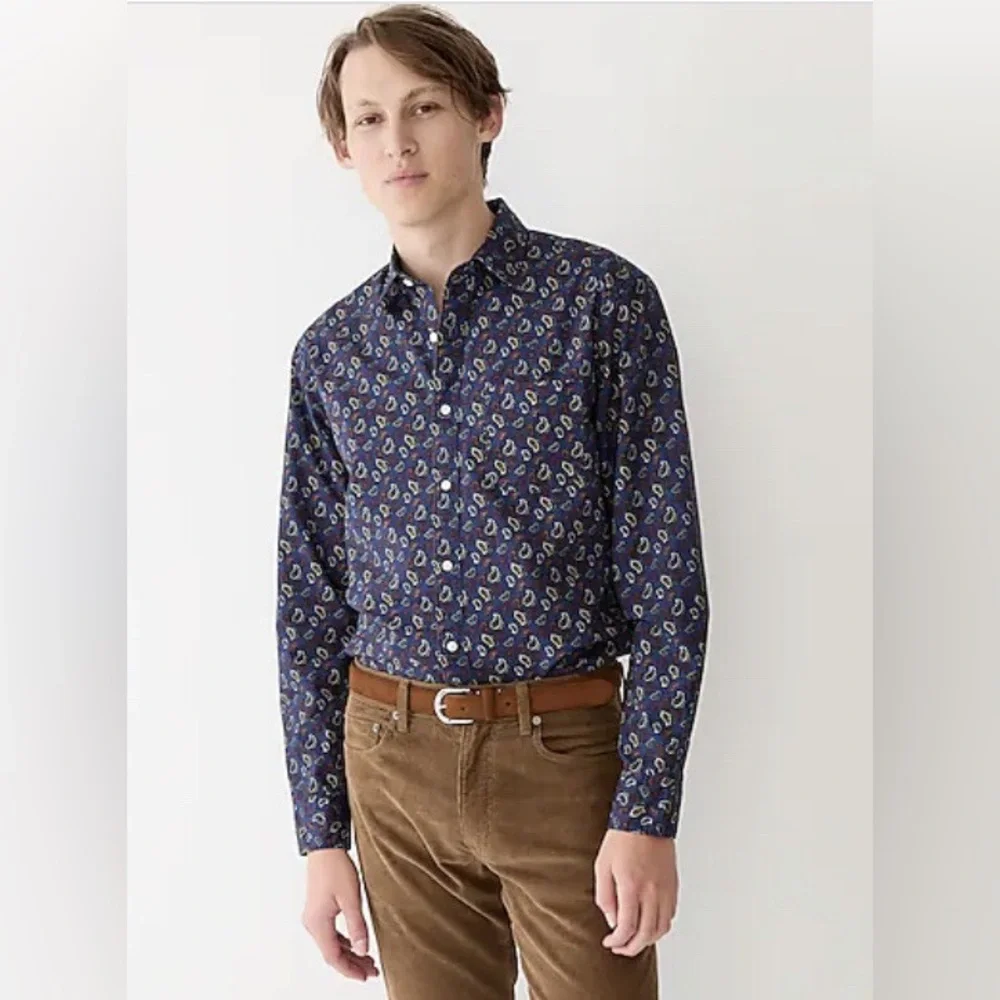 J. Crew Men's Vintage Button Down Twill Shirt Blue Paisley Large